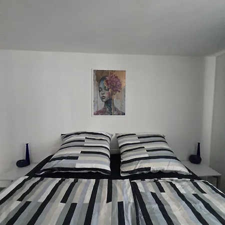 Aura-city-apartment-colorful & *